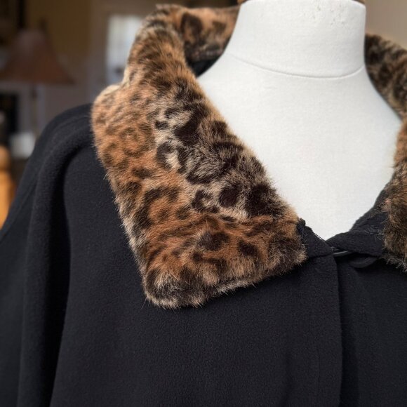 Preston & York Womens Black Cape Poncho Coat Leopard Faux Fur Trim NWT - Picture 6 of 12